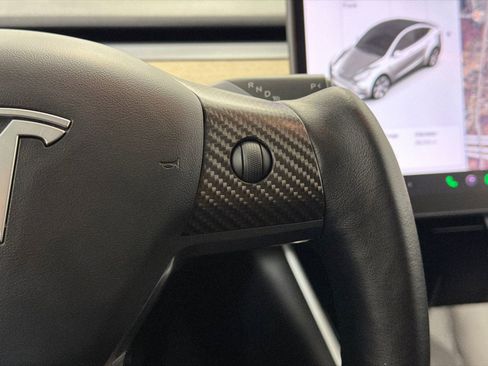 Used 2021 Tesla Model Y Long Range image 22