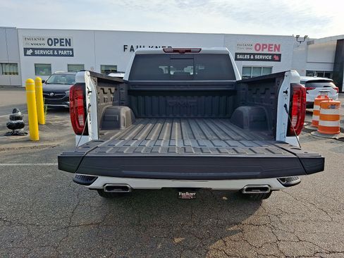 Used 2025 GMC Sierra 1500 AT4 w/ Technology Package AWD/4WD image 27