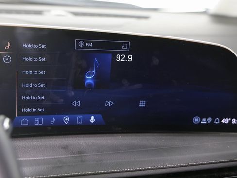 Used 2025 Cadillac XT4 Premium Luxury image 16