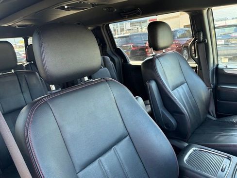 Used 2018 Dodge Grand Caravan GT image 27