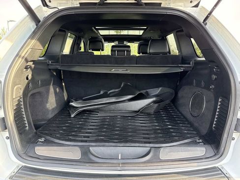 Used 2019 Jeep Grand Cherokee Limited w/ Luxury Group II AWD/4WD image 12