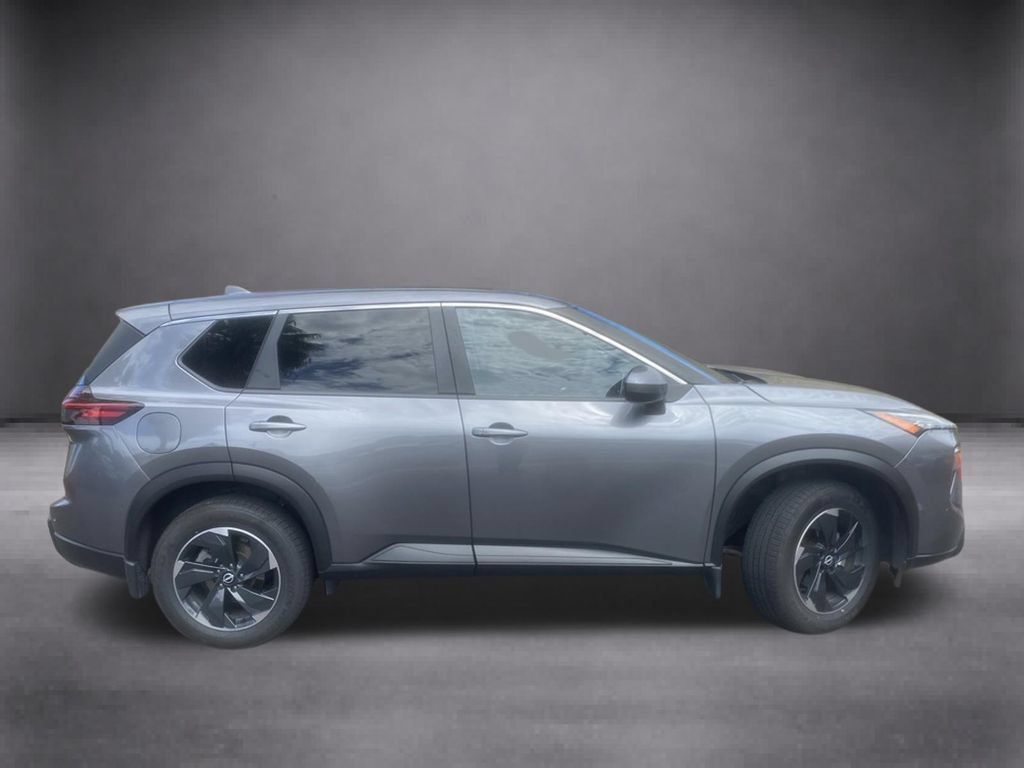 Used 2025 Nissan Rogue SV FWD image 8