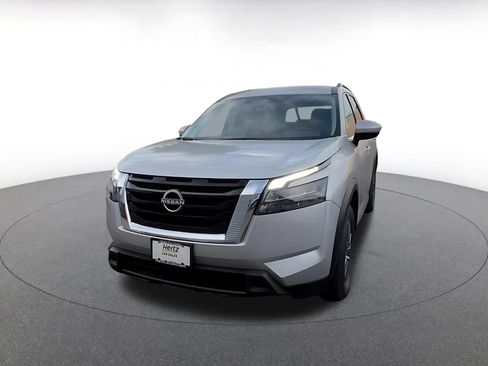 Used 2025 Nissan Pathfinder SV FWD image 7