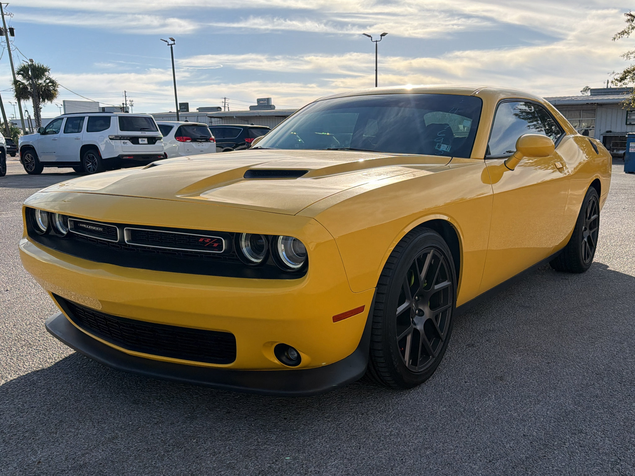Used 2018 Dodge Challenger R/T Scat Pack RWD image 1