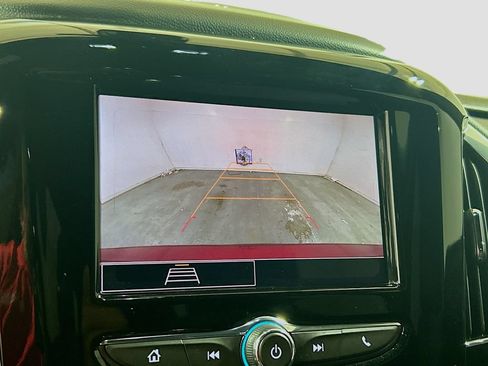 Used 2023 Chevrolet Traverse LT w/ LPO, Floor Liner Package FWD image 11