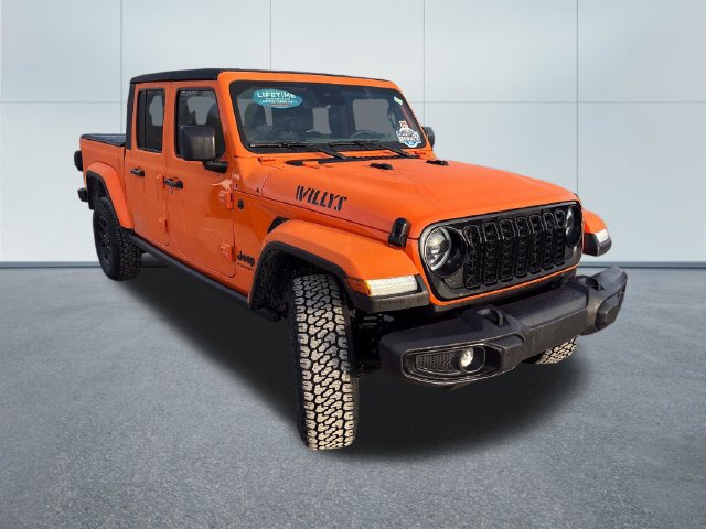 Used 2025 Jeep Gladiator Sport AWD/4WD image 5