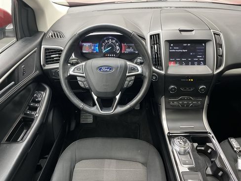 Used 2019 Ford Edge SEL image 16