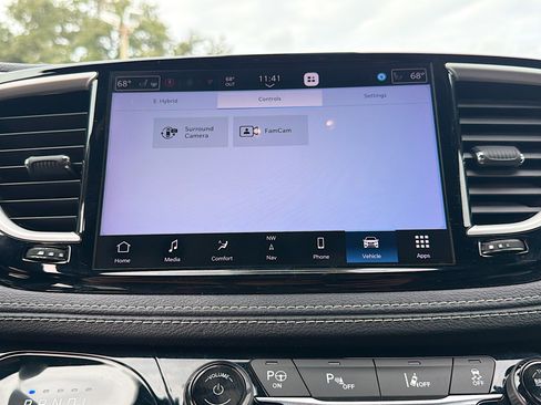 Used 2021 Chrysler Pacifica Touring-L w/ Uconnect Theater Family Group image 29