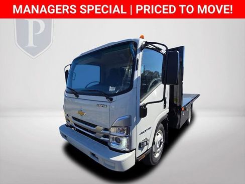 New 2025 Chevrolet Low Cab Forward image 12