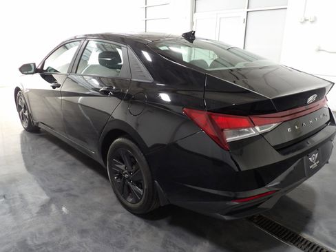 Used 2022 Hyundai Elantra SEL image 4