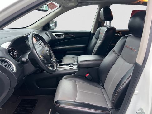 Used 2020 Nissan Pathfinder SL image 17