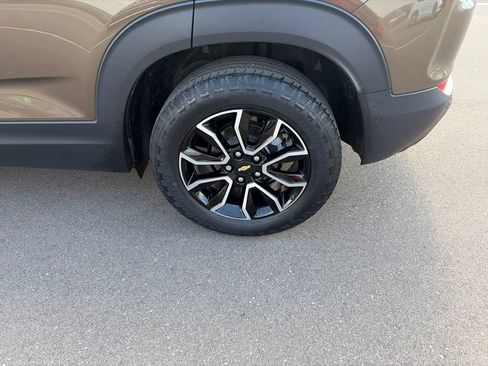 Used 2021 Chevrolet TrailBlazer ACTIV w/ Technology Package FWD image 9