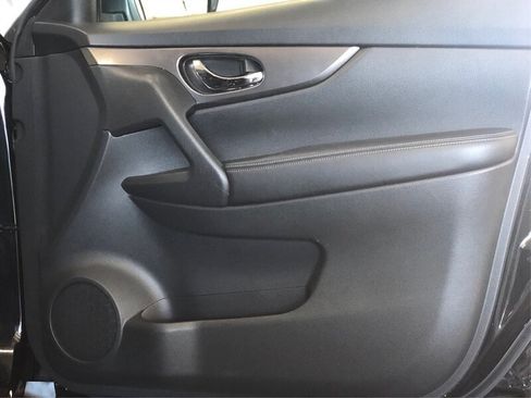 Used 2015 Nissan Rogue SV AWD/4WD image 18