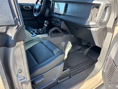New 2025 Ford Bronco Badlands image 15
