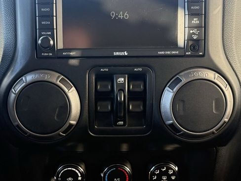 Used 2013 Jeep Wrangler Unlimited Sport image 11