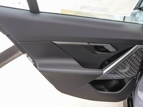 Used 2026 BMW 550e xDrive image 21