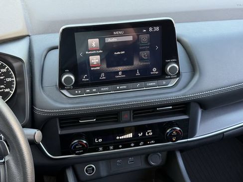 Used 2023 Nissan Rogue SV FWD image 16