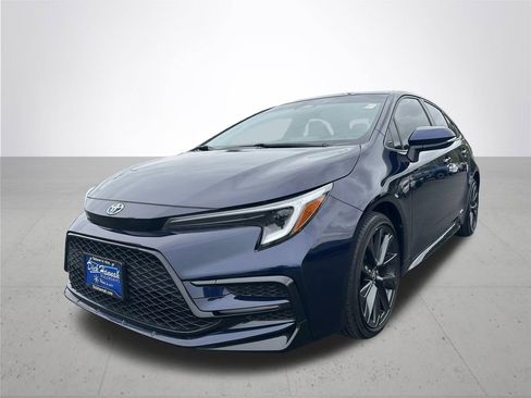 Certified 2023 Toyota Corolla SE AWD/4WD image 2