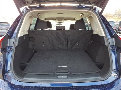 Used 2025 Nissan Rogue SV image 7