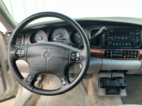 Used 2004 Buick Le Sabre Custom FWD image 21