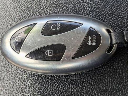 Used 2024 Hyundai Elantra SEL image 25