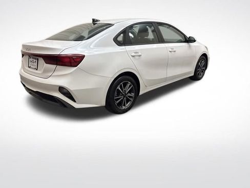 Certified 2023 Kia Forte LXS FWD image 7