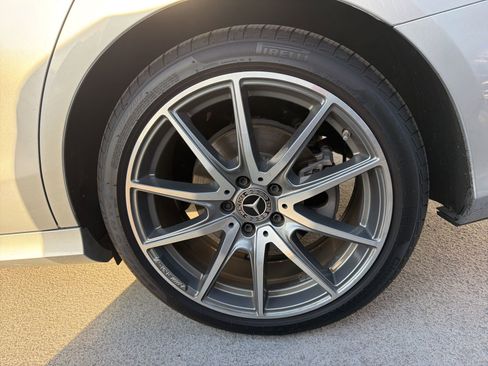 Used 2022 Mercedes-Benz E 350 Sedan image 5