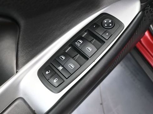 Used 2011 Dodge Journey Mainstreet w/ Safe & Sound Group image 21