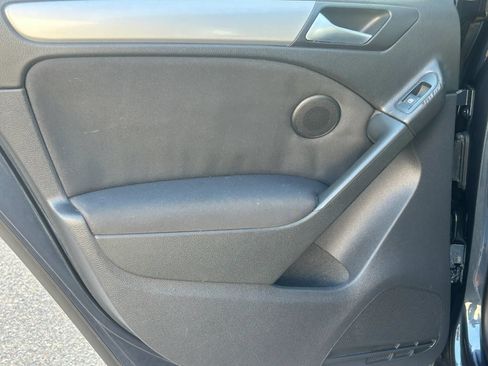 Used 2011 Volkswagen Golf TDI FWD image 11