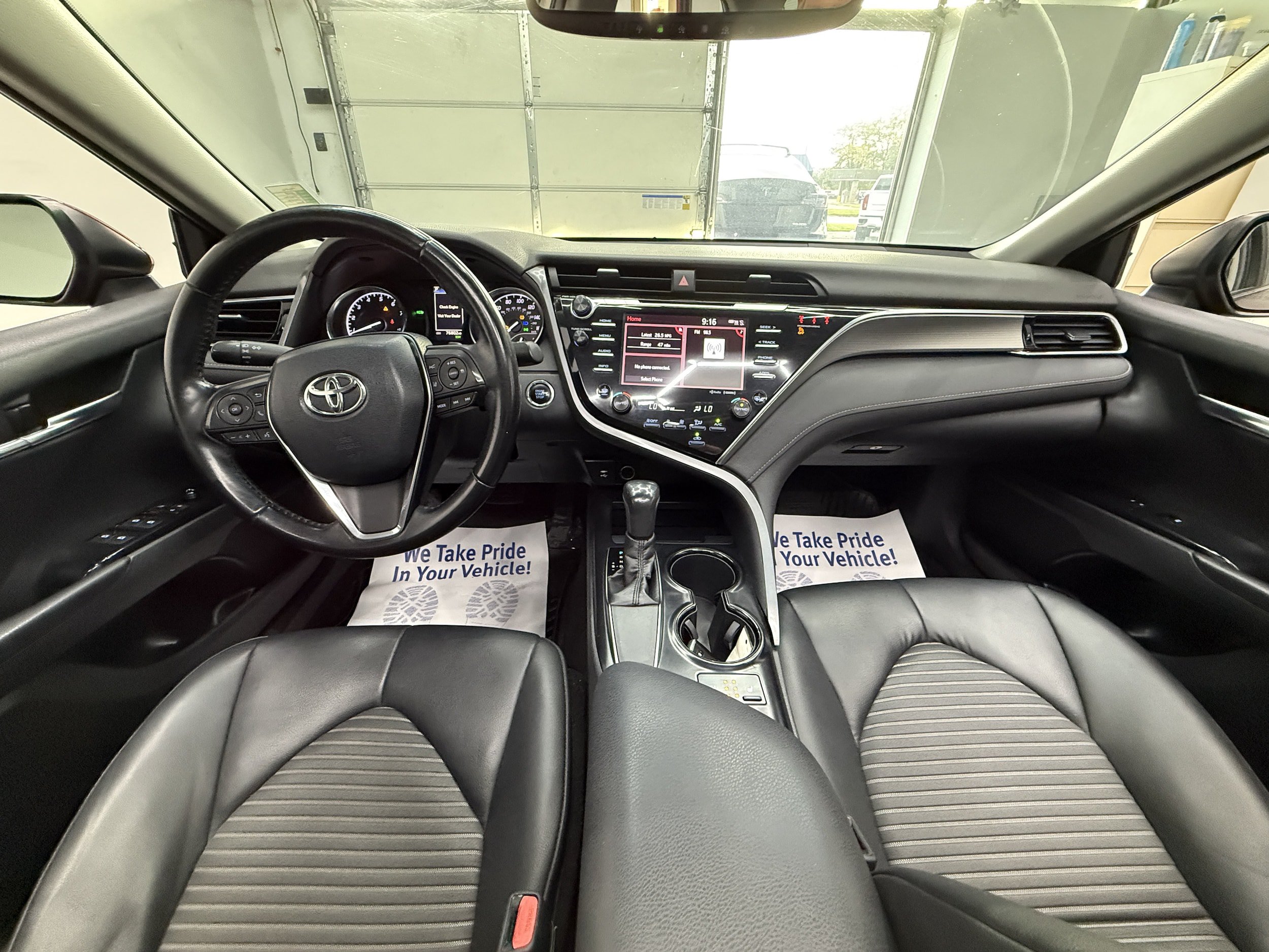 Used 2018 Toyota Camry FWD image 17