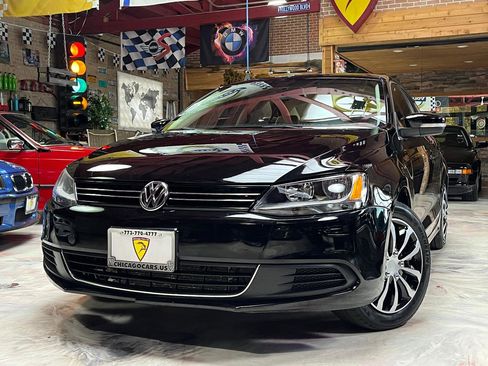 Used 2013 Volkswagen Jetta SE FWD image 1