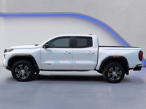 Used 2025 GMC Canyon AT4 w/ Technology Plus Package AWD/4WD image 11