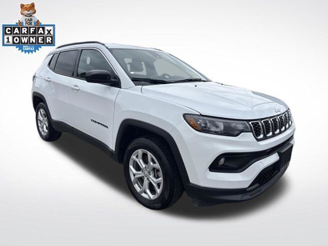 Used 2024 Jeep Compass Latitude AWD/4WD image 8