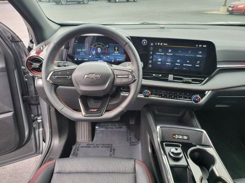 Used 2025 Chevrolet Equinox RS w/ Safety and Technology Package image 10