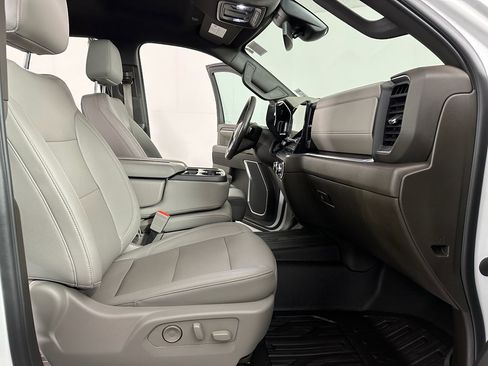 Used 2023 GMC Sierra 1500 SLT image 30