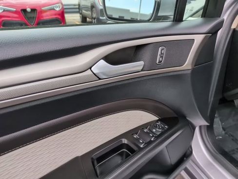 Used 2020 Ford Fusion SE w/ Equipment Group 151A FWD image 16