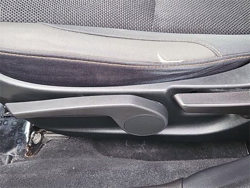 Used 2016 Subaru Crosstrek 2.0i Premium image 18