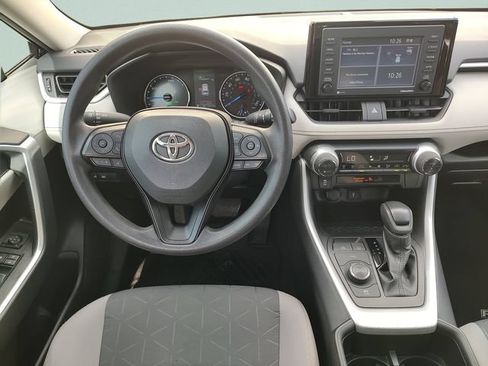 Used 2022 Toyota RAV4 XLE AWD/4WD image 10