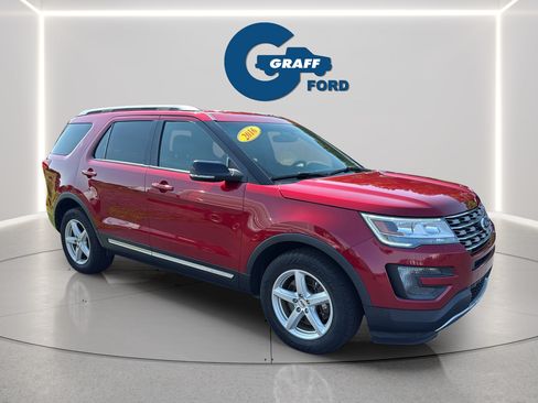 Used 2016 Ford Explorer XLT w/ Equipment Group 202A AWD/4WD image 5