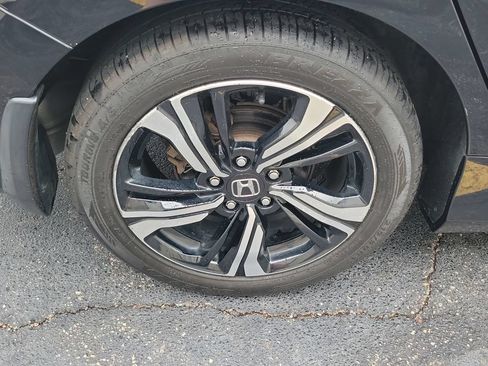 Used 2017 Honda Civic Touring image 6