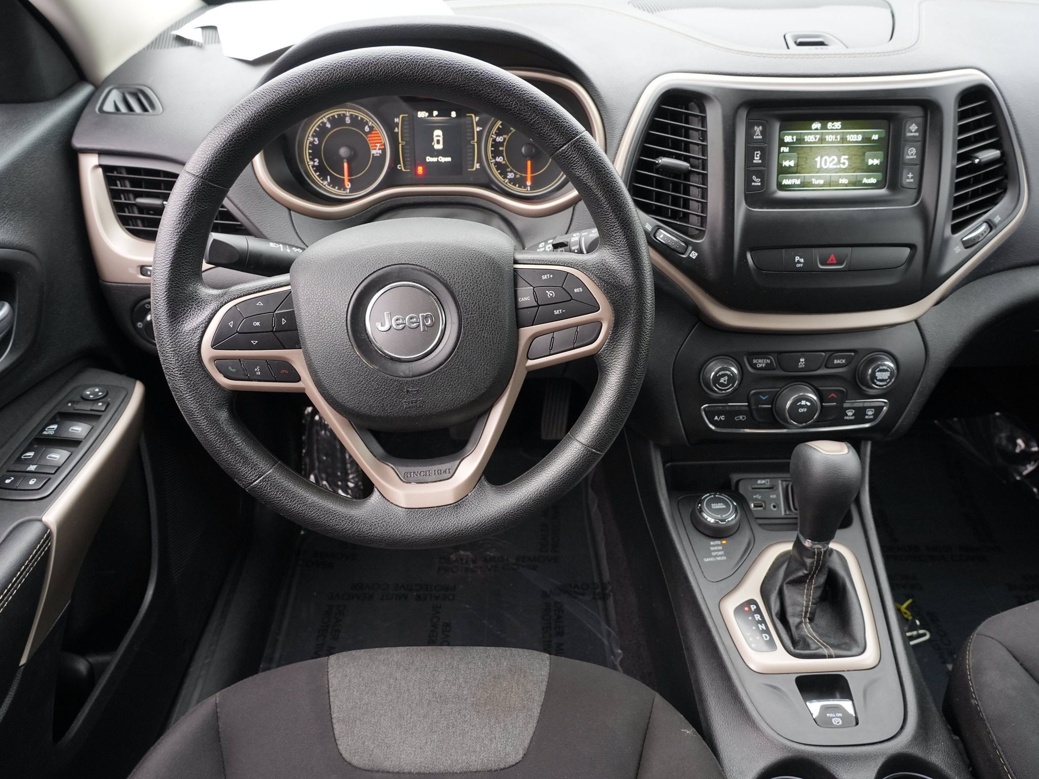 Used 2018 Jeep Cherokee Latitude w/ Safety Group AWD/4WD image 20