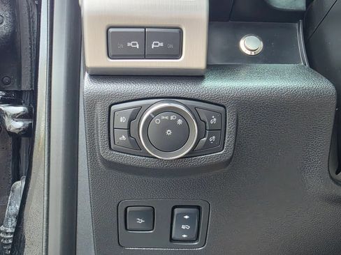 Used 2017 Ford F250 Platinum w/ Platinum Ultimate Package AWD/4WD image 13