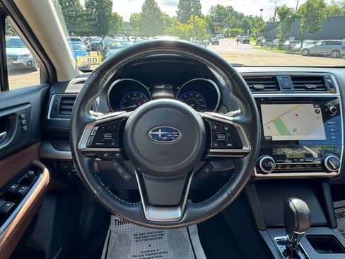 Used 2019 Subaru Outback 3.6R Touring AWD/4WD image 14
