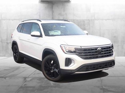 New 2026 Volkswagen Atlas SE image 2