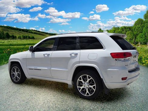 Used 2021 Jeep Grand Cherokee Overland RWD image 4