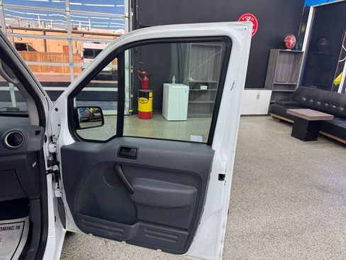 Used 2013 Ford Transit Connect XLT image 15