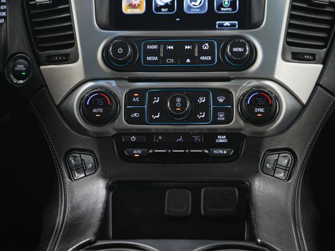 Used 2019 GMC Yukon SLT AWD/4WD image 16