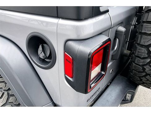 Used 2019 Jeep Wrangler Sport image 33