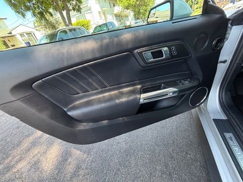 Used 2018 Ford Mustang GT Premium RWD image 43
