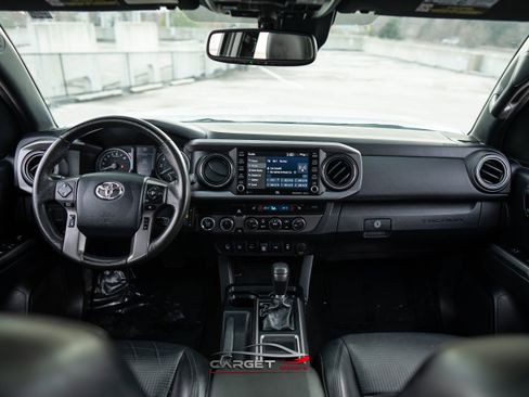 Used 2020 Toyota Tacoma TRD Off-Road image 10